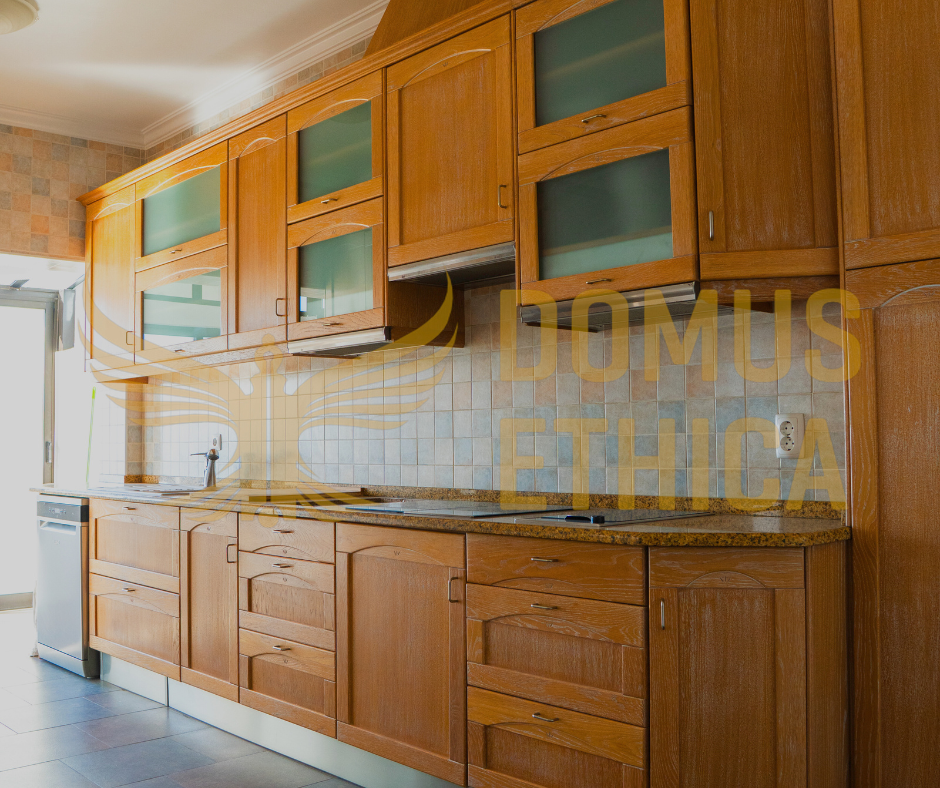 Unique 3-bedroom house on the seafront, Parede, Cascais