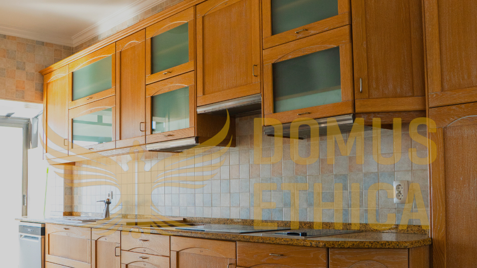 Unique 3-bedroom house on the seafront, Parede, Cascais