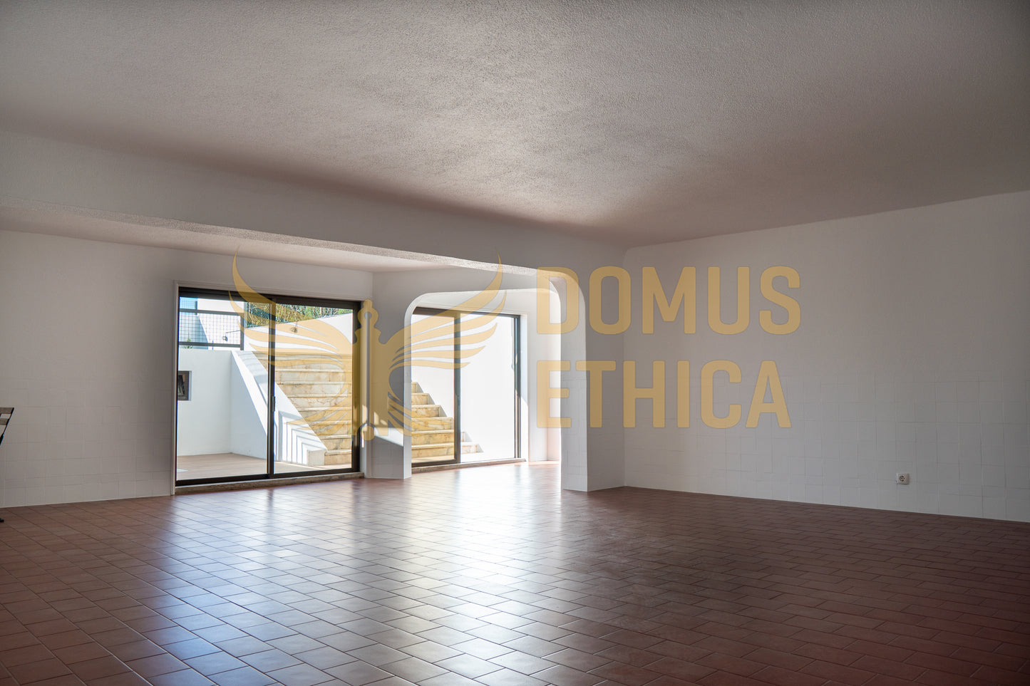 Unique 3-bedroom house on the seafront, Parede, Cascais