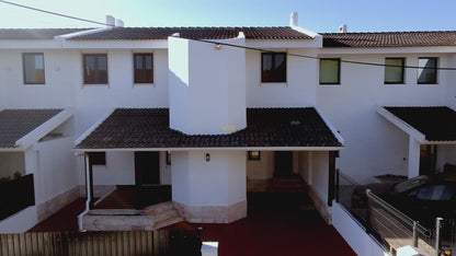 Unique 3-bedroom house on the seafront, Parede, Cascais